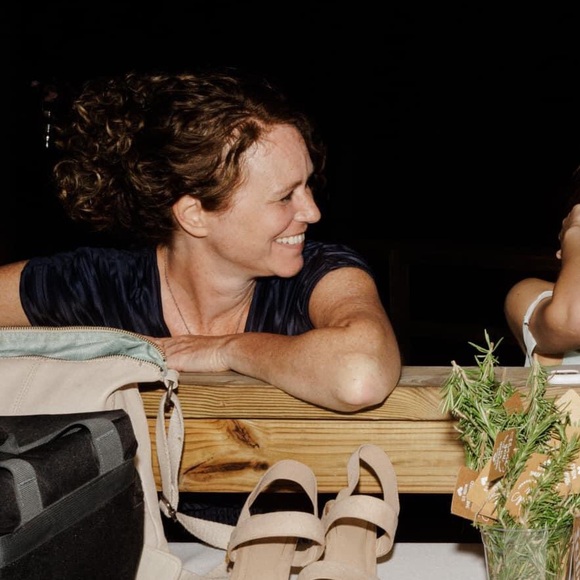 Meet your Posher, Maria - Picture 3 of 3